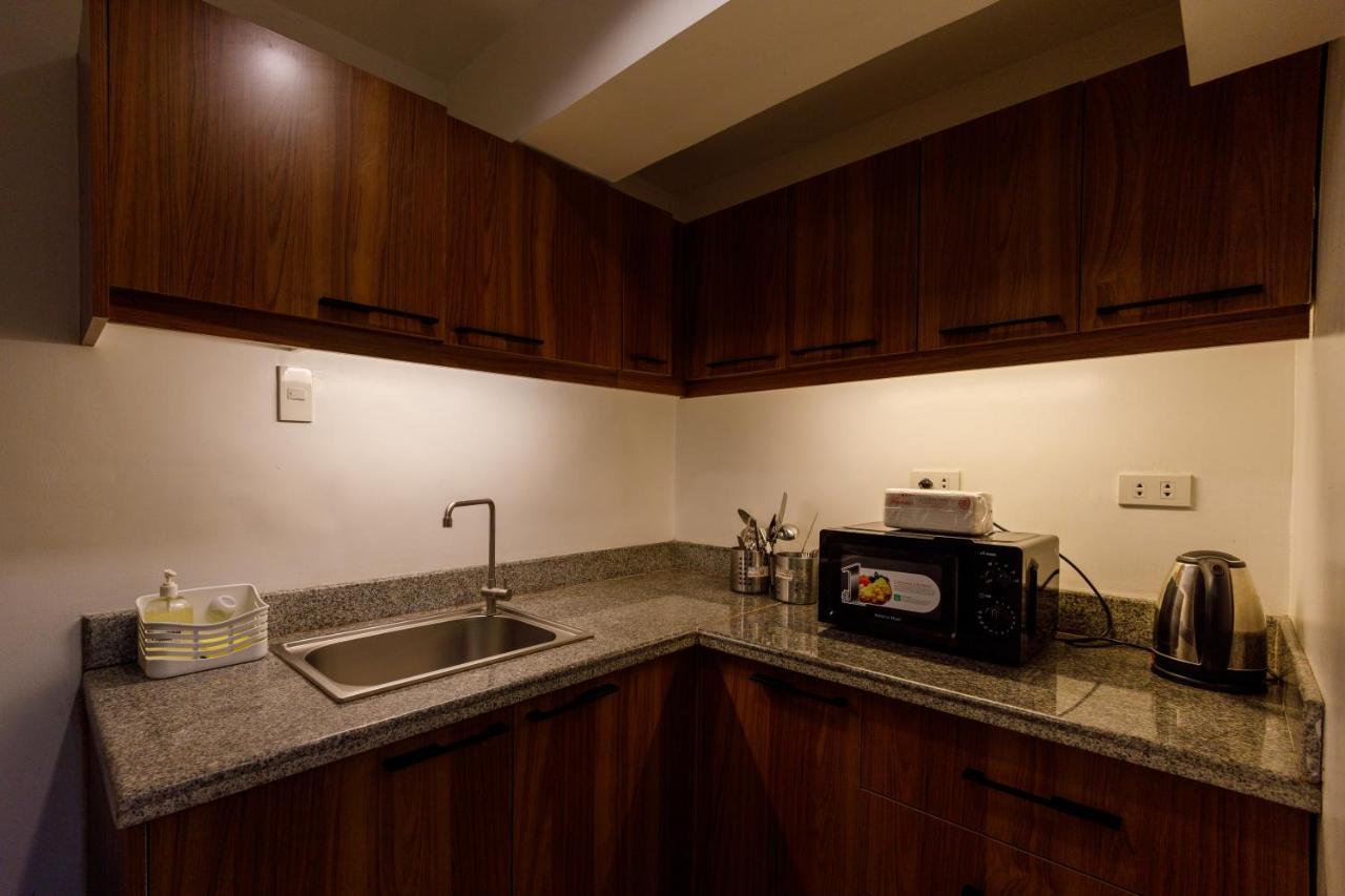 5880 Enriquez Residences Маніла Екстер'єр фото