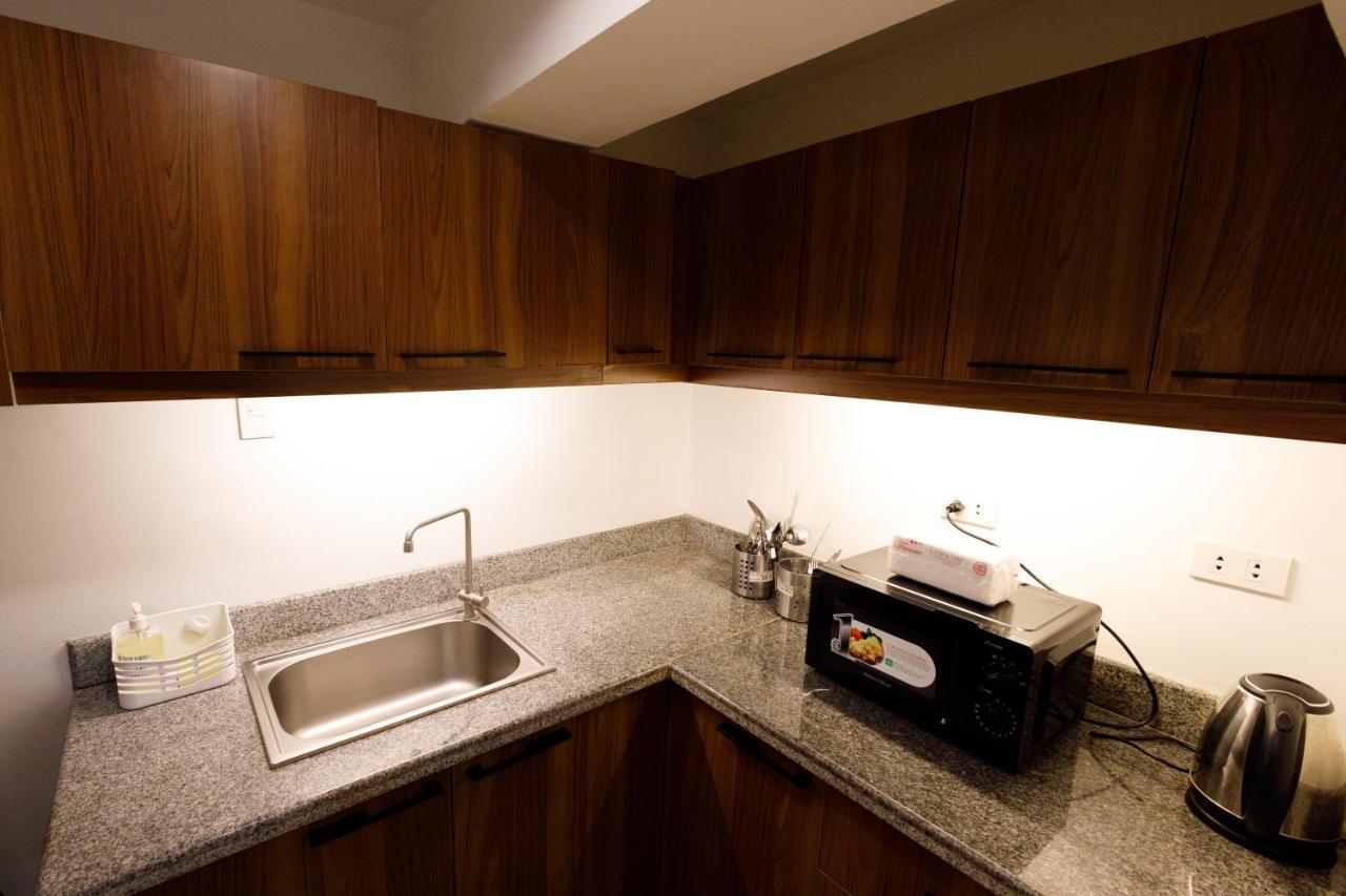 5880 Enriquez Residences Маніла Екстер'єр фото